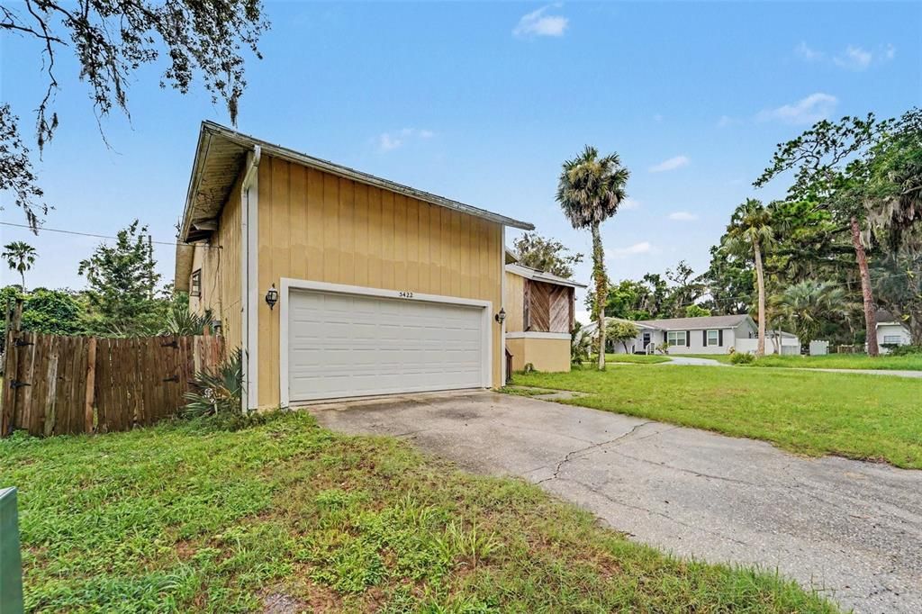 For Sale: $299,500 (3 beds, 2 baths, 1678 Square Feet)