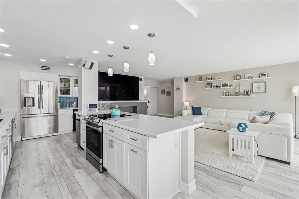 На продажу: $499,000 (2 спален, 2 ванн, 1315 Квадратных фут)