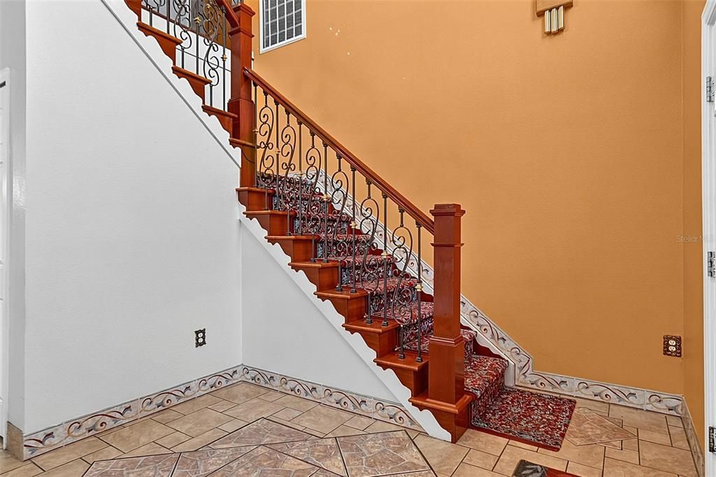 For Sale: $444,900 (6 beds, 4 baths, 3918 Square Feet)