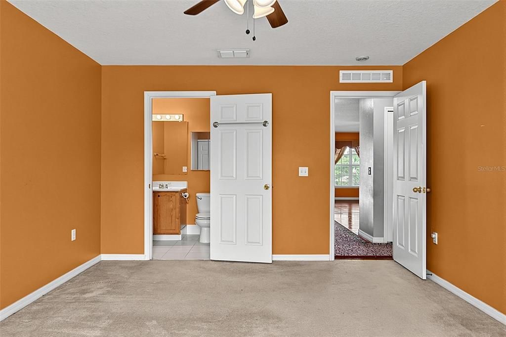 For Sale: $444,900 (6 beds, 4 baths, 3918 Square Feet)