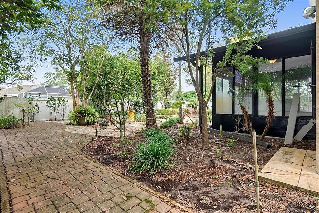 For Sale: $444,900 (6 beds, 4 baths, 3918 Square Feet)