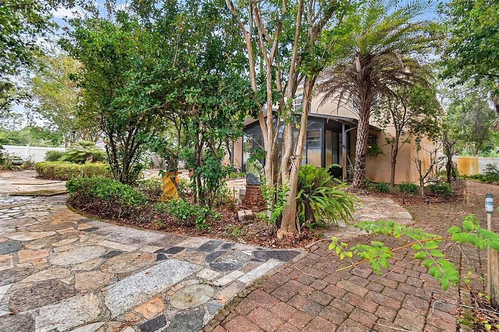 For Sale: $444,900 (6 beds, 4 baths, 3918 Square Feet)