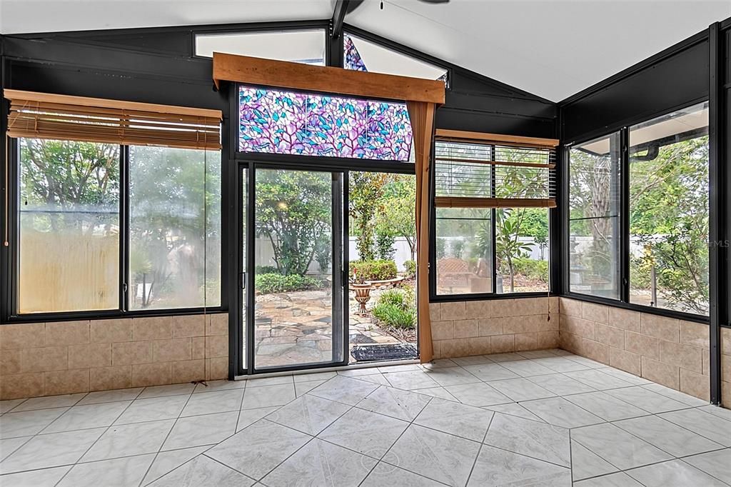 For Sale: $444,900 (6 beds, 4 baths, 3918 Square Feet)