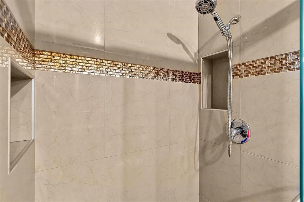 For Sale: $444,900 (6 beds, 4 baths, 3918 Square Feet)