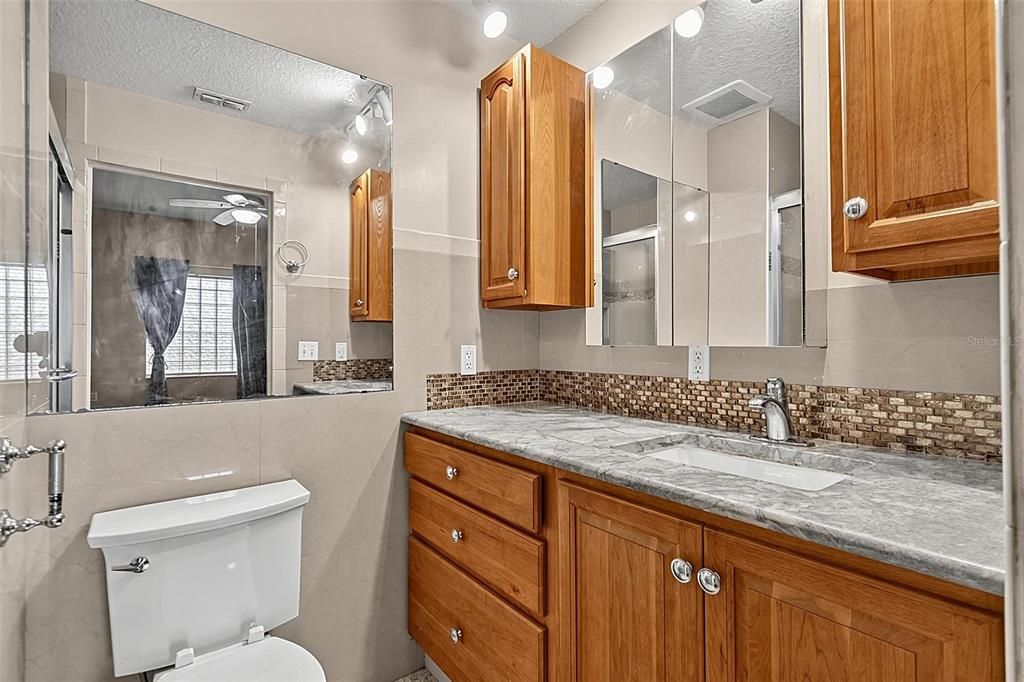 For Sale: $444,900 (6 beds, 4 baths, 3918 Square Feet)