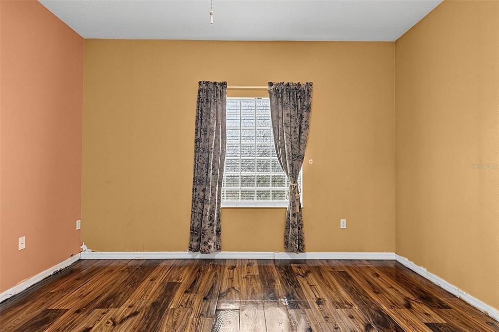 For Sale: $444,900 (6 beds, 4 baths, 3918 Square Feet)
