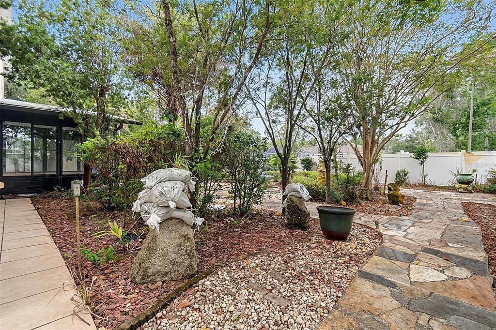 For Sale: $444,900 (6 beds, 4 baths, 3918 Square Feet)