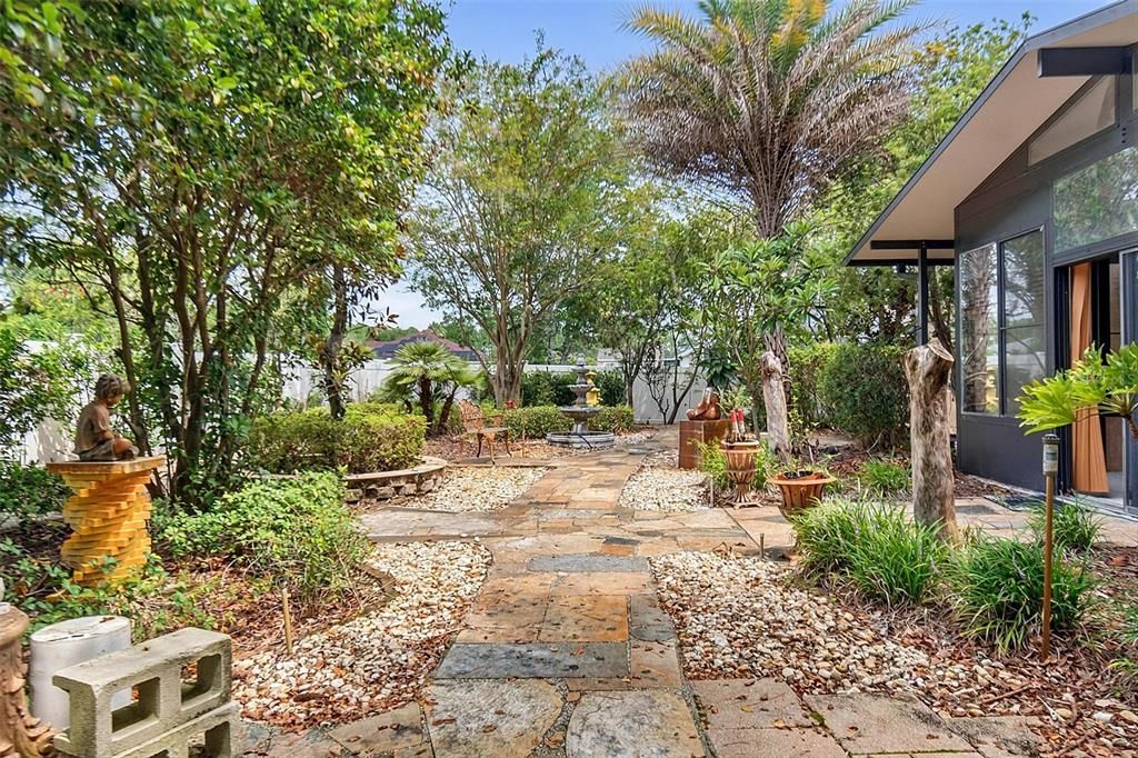 For Sale: $444,900 (6 beds, 4 baths, 3918 Square Feet)