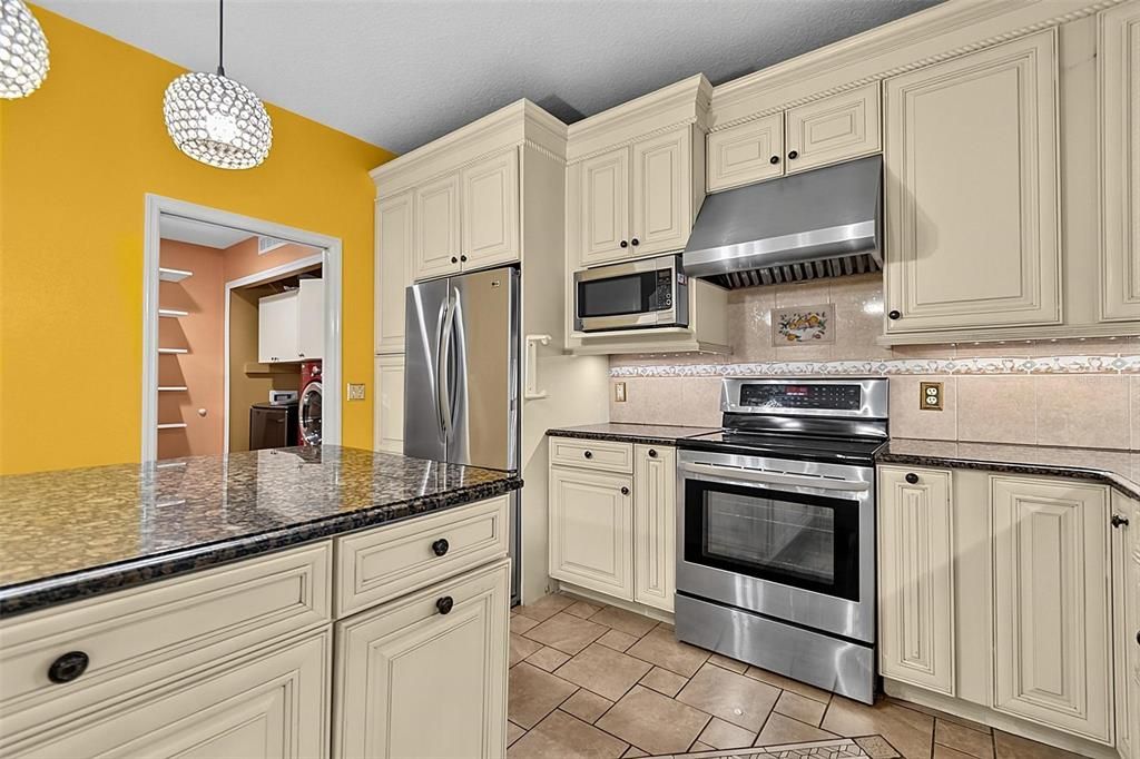 For Sale: $444,900 (6 beds, 4 baths, 3918 Square Feet)