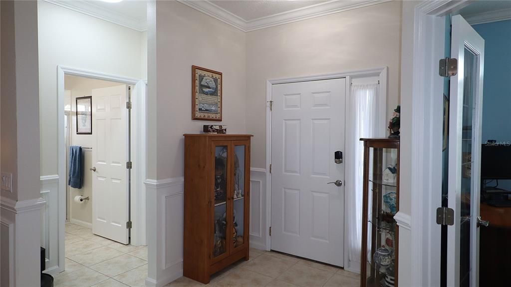 For Sale: $327,500 (3 beds, 2 baths, 1893 Square Feet)