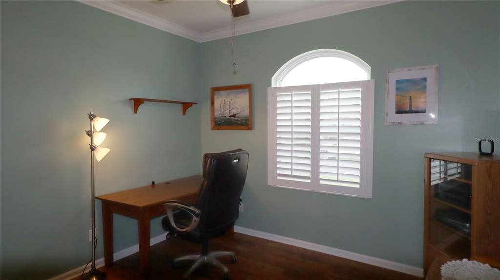 For Sale: $327,500 (3 beds, 2 baths, 1893 Square Feet)