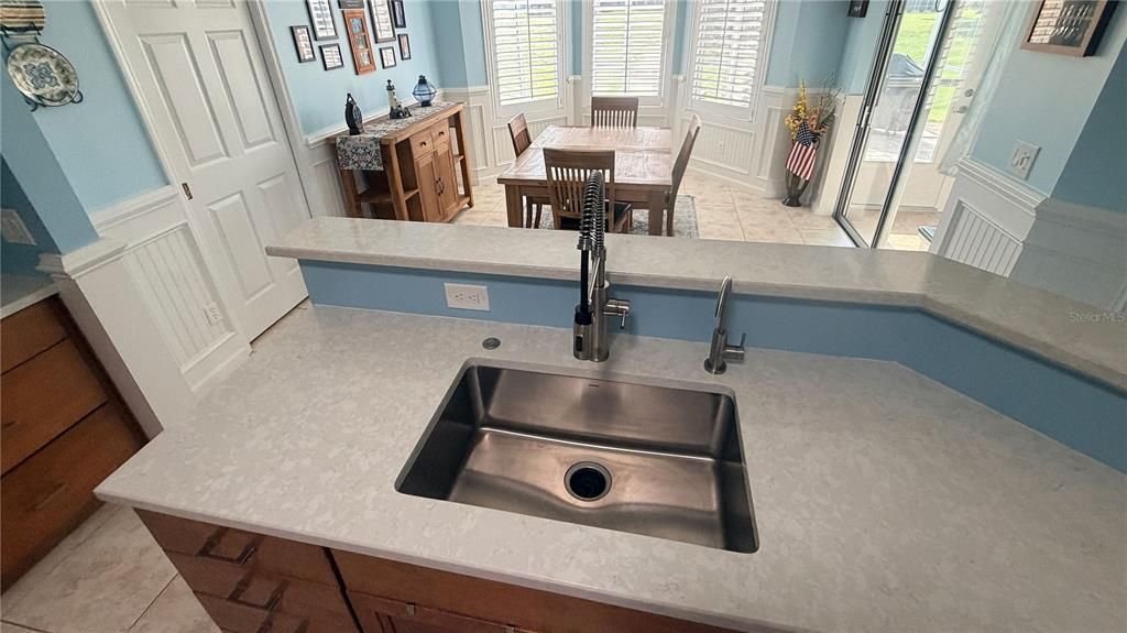 For Sale: $327,500 (3 beds, 2 baths, 1893 Square Feet)