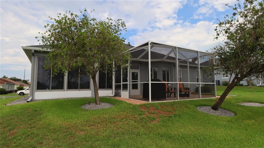 For Sale: $327,500 (3 beds, 2 baths, 1893 Square Feet)