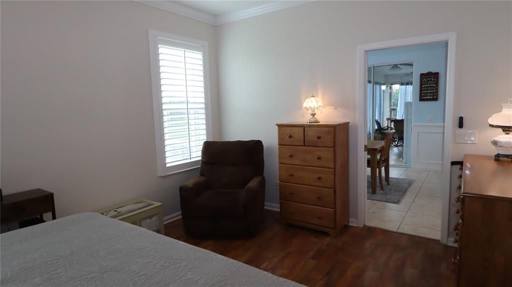 For Sale: $327,500 (3 beds, 2 baths, 1893 Square Feet)
