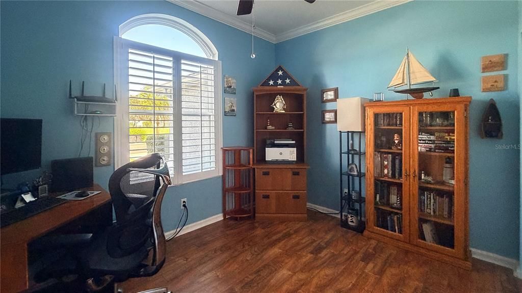 For Sale: $327,500 (3 beds, 2 baths, 1893 Square Feet)