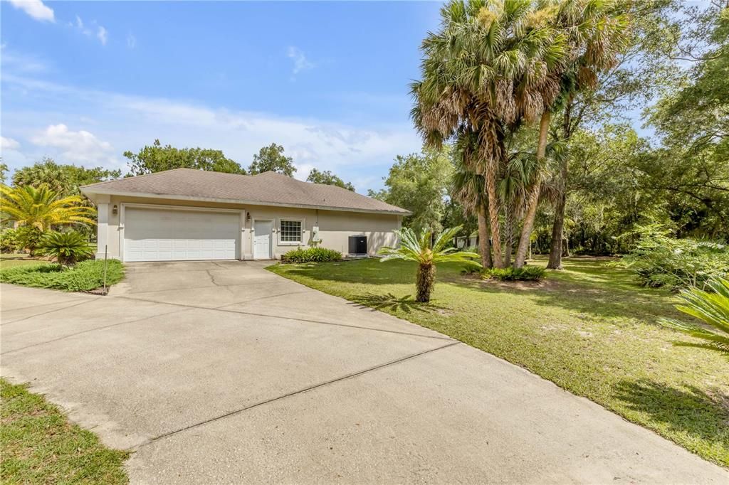 For Sale: $395,000 (3 beds, 2 baths, 2032 Square Feet)