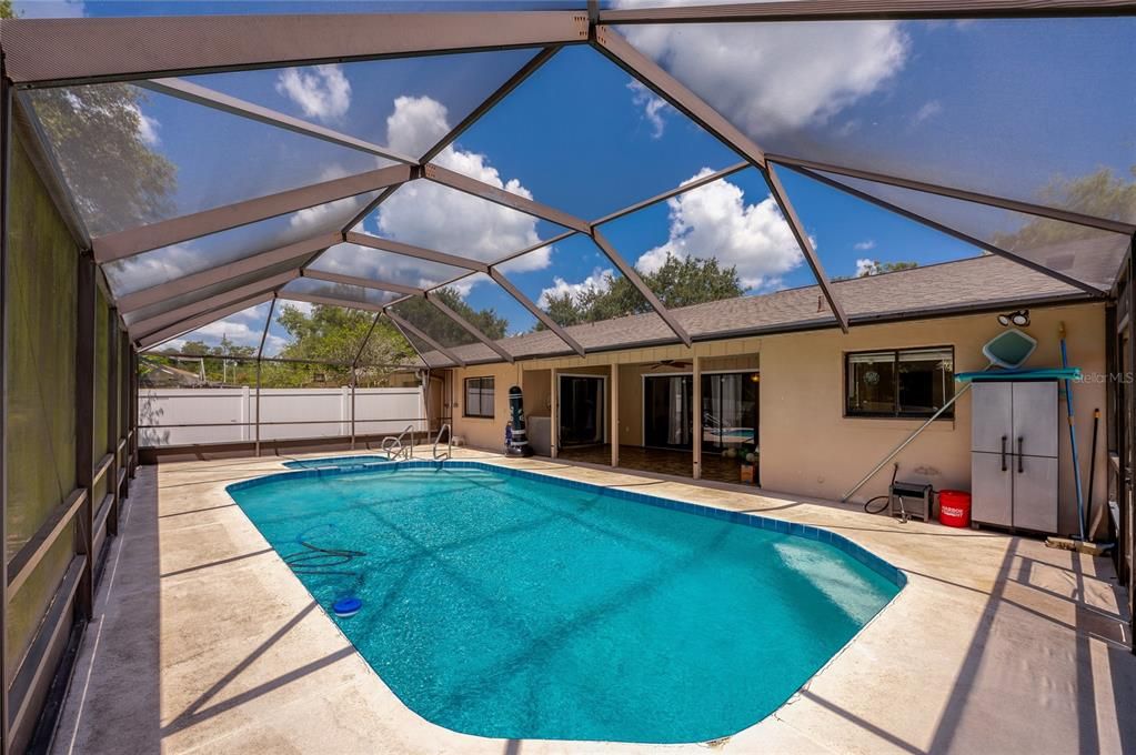 For Sale: $329,999 (3 beds, 2 baths, 1604 Square Feet)