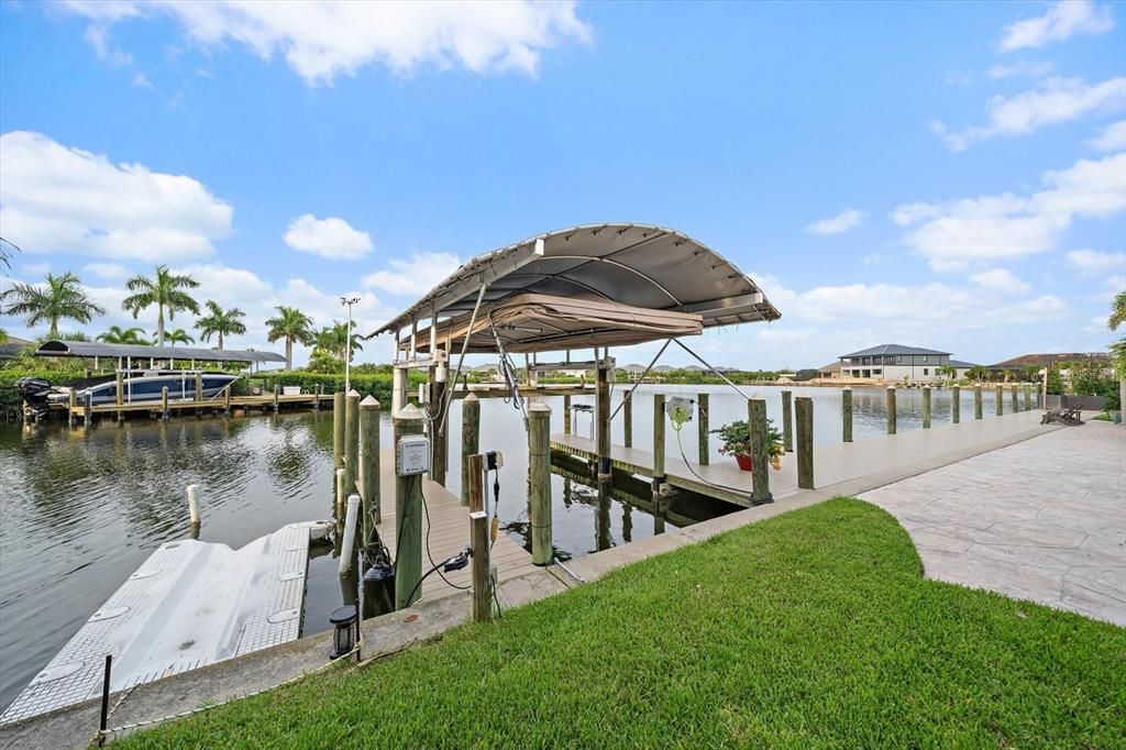 For Sale: $1,200,000 (3 beds, 2 baths, 2601 Square Feet)