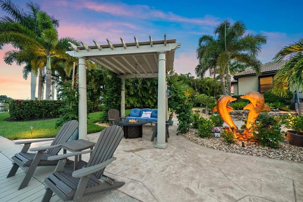 For Sale: $1,200,000 (3 beds, 2 baths, 2601 Square Feet)