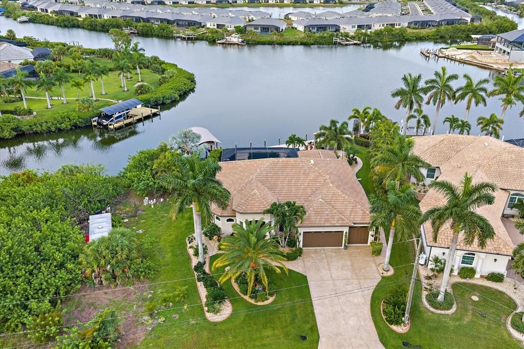 For Sale: $1,200,000 (3 beds, 2 baths, 2601 Square Feet)