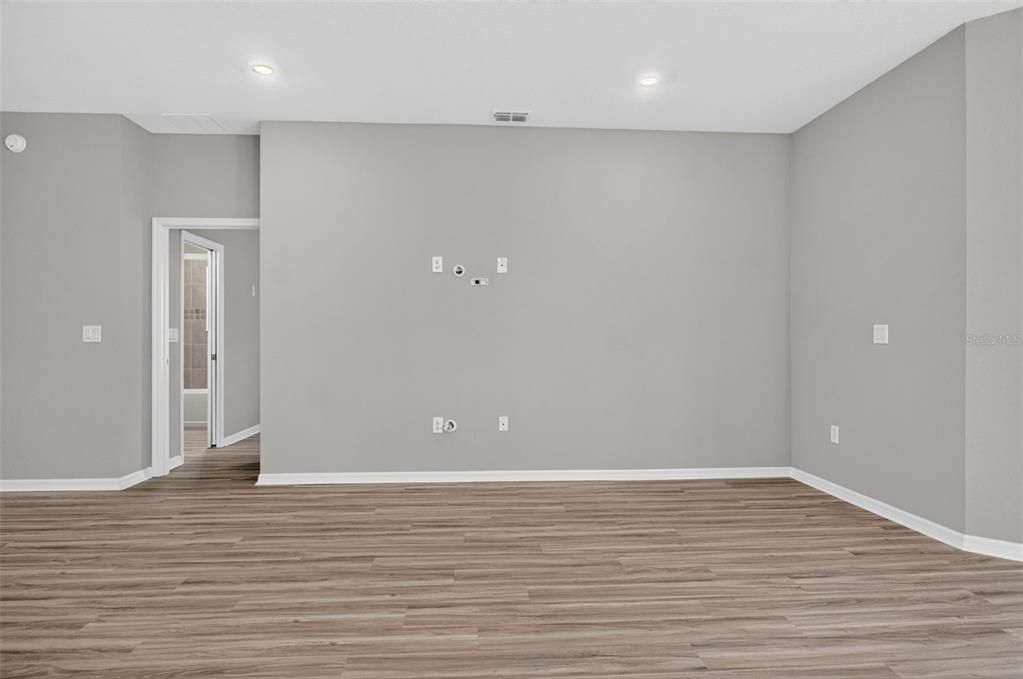 For Sale: $416,500 (3 beds, 2 baths, 2029 Square Feet)
