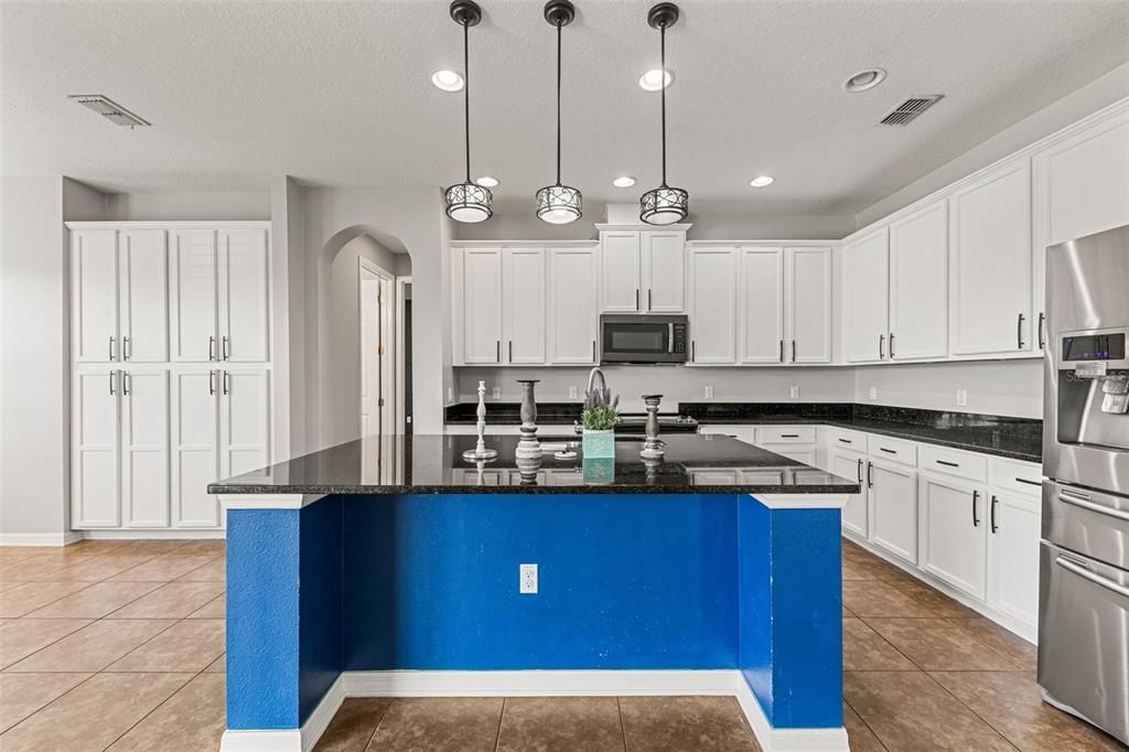 For Sale: $500,000 (4 beds, 3 baths, 2623 Square Feet)