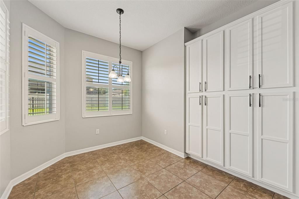 For Sale: $500,000 (4 beds, 3 baths, 2623 Square Feet)