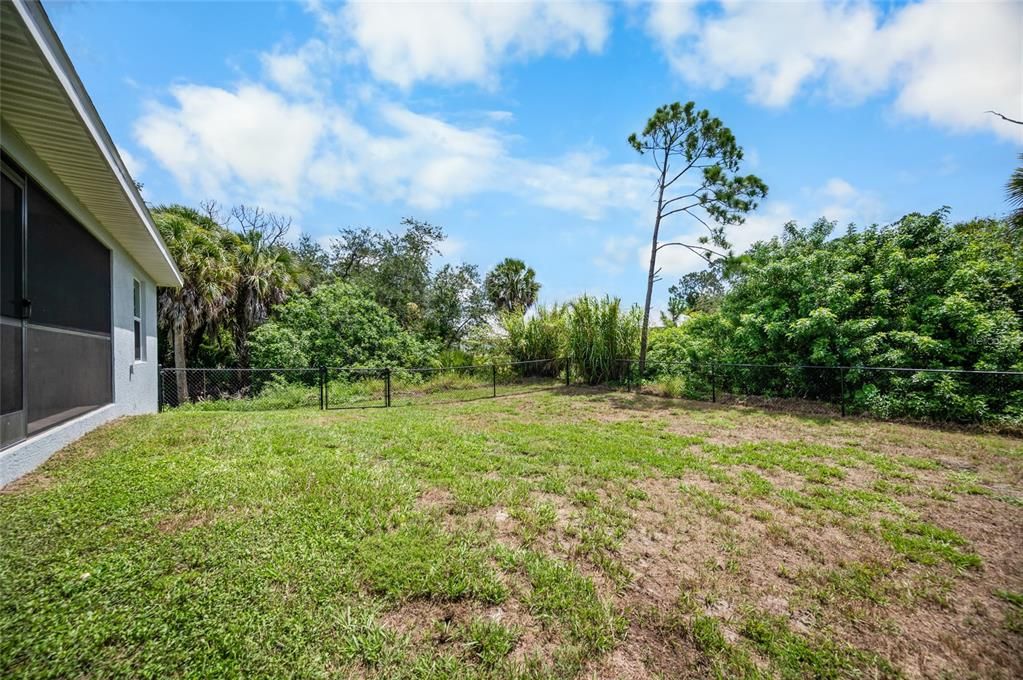 For Sale: $319,900 (3 beds, 2 baths, 1601 Square Feet)