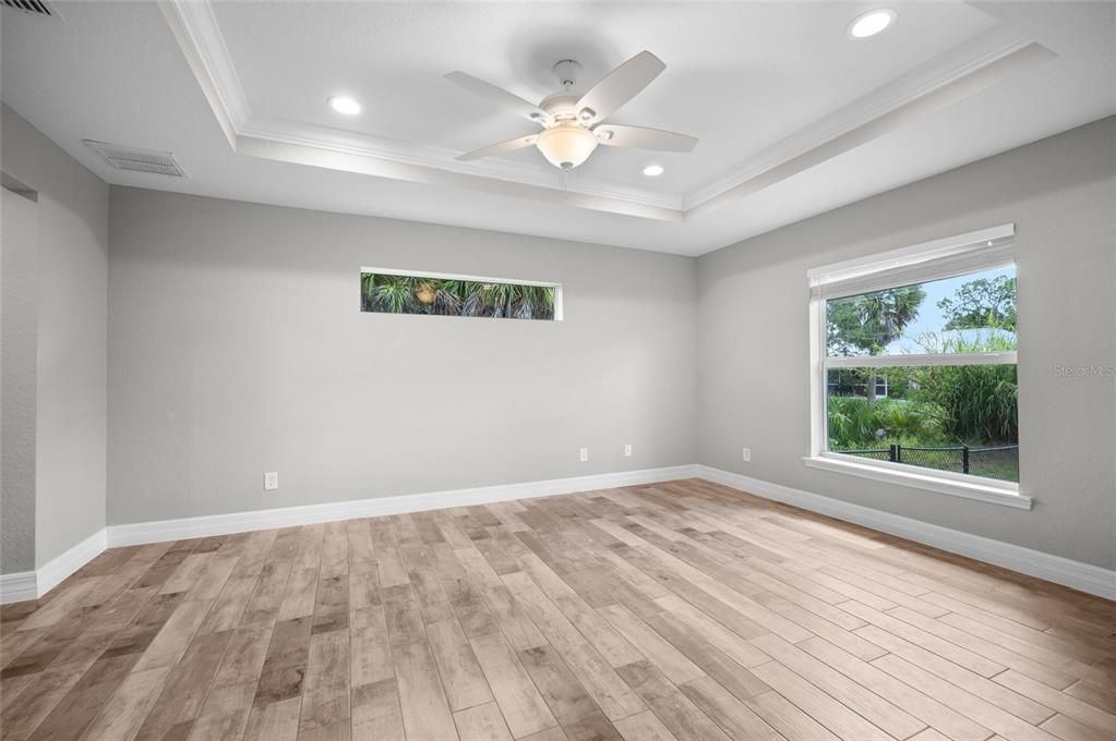 For Sale: $319,900 (3 beds, 2 baths, 1601 Square Feet)