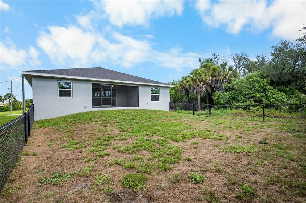 For Sale: $319,900 (3 beds, 2 baths, 1601 Square Feet)