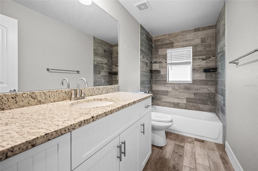 For Sale: $319,900 (3 beds, 2 baths, 1601 Square Feet)