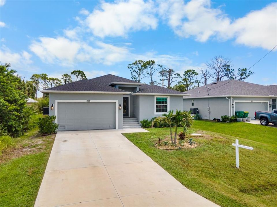 For Sale: $319,900 (3 beds, 2 baths, 1601 Square Feet)