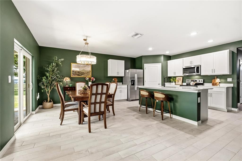 For Sale: $339,000 (4 beds, 2 baths, 1828 Square Feet)