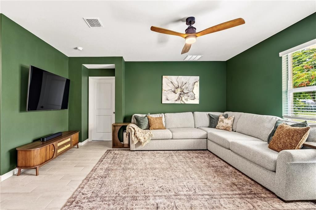 For Sale: $339,000 (4 beds, 2 baths, 1828 Square Feet)