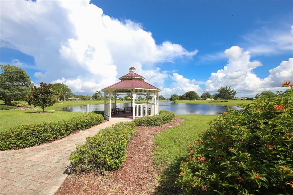For Sale: $339,000 (4 beds, 2 baths, 1828 Square Feet)