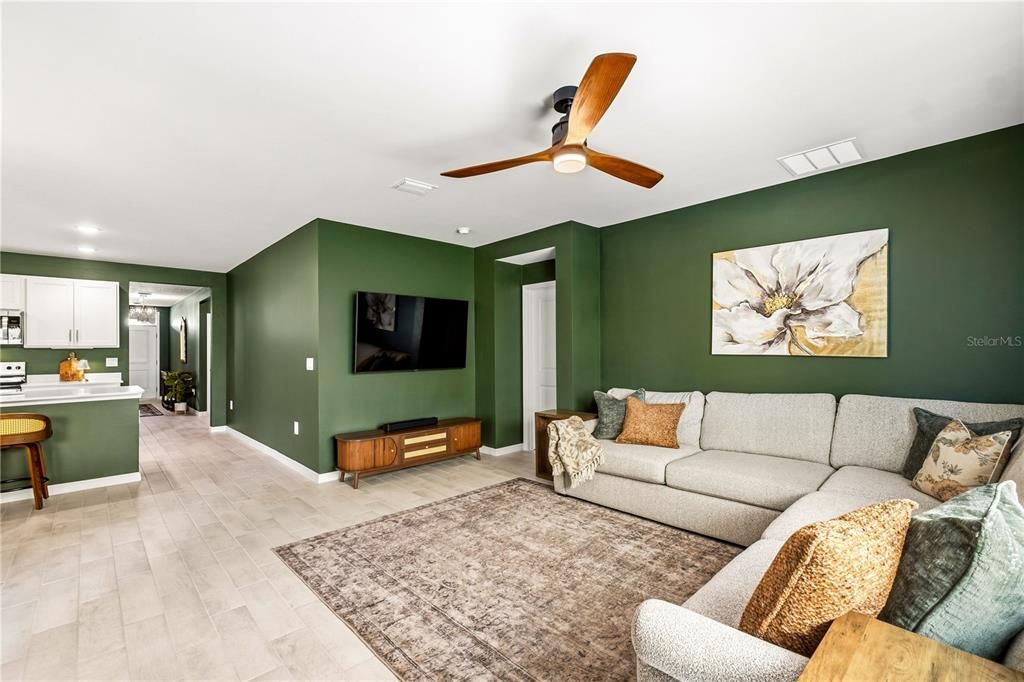 For Sale: $339,000 (4 beds, 2 baths, 1828 Square Feet)