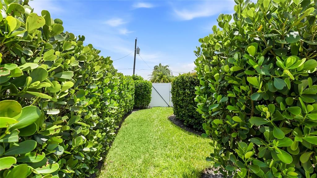 На продажу: $1,950,000 (4 спален, 2 ванн, 3269 Квадратных фут)