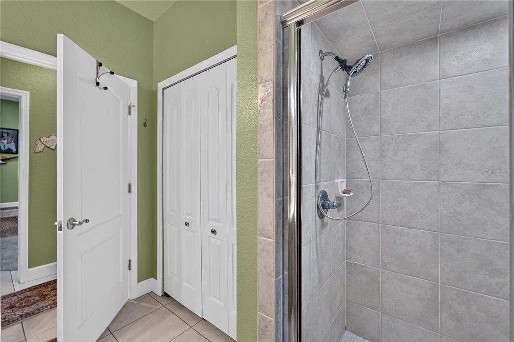 En Venta: $499,900 (5 camas, 3 baños, 3019 Pies cuadrados)