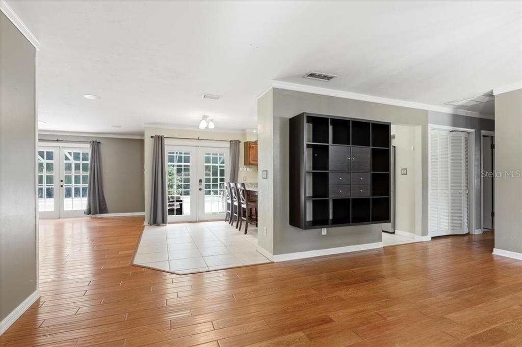 For Sale: $380,000 (3 beds, 2 baths, 1896 Square Feet)