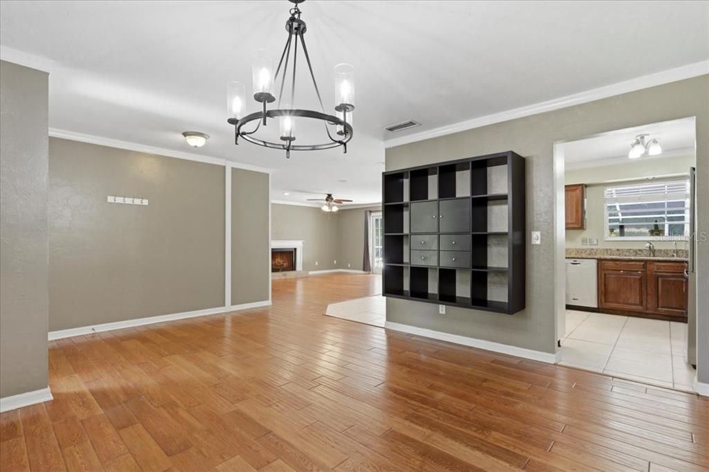 For Sale: $380,000 (3 beds, 2 baths, 1896 Square Feet)