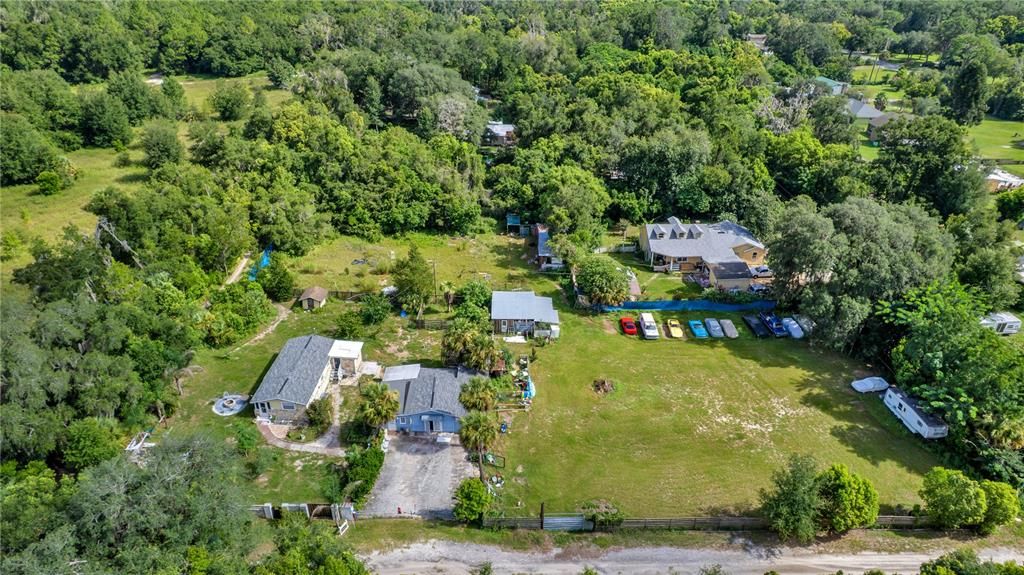 待售: $650,000 (1.53 acres)