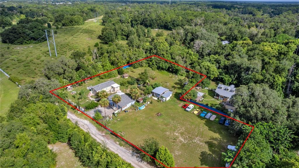 待售: $650,000 (1.53 acres)