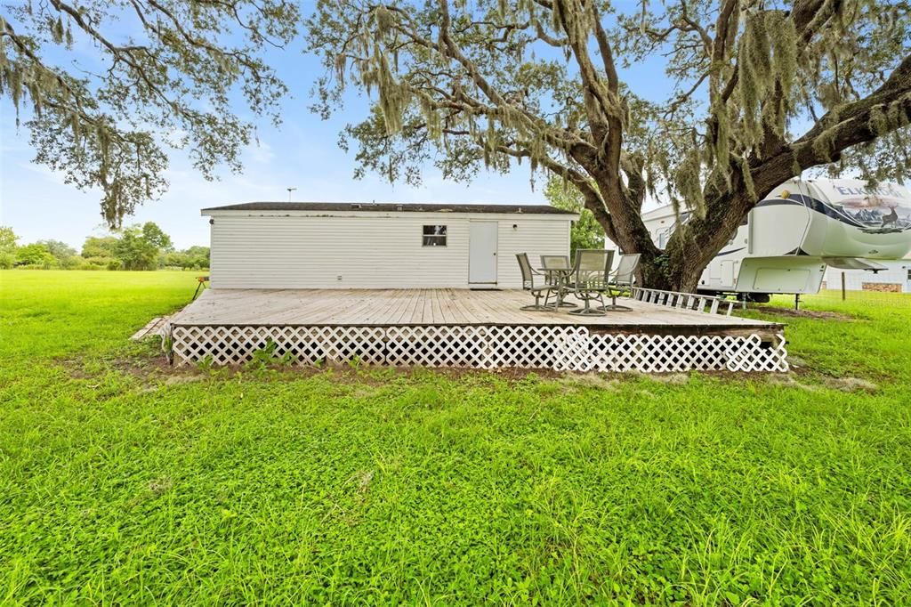 For Sale: $270,000 (3 beds, 2 baths, 864 Square Feet)