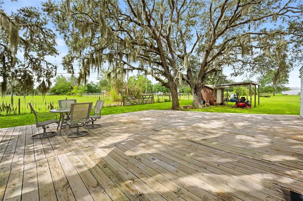 For Sale: $270,000 (3 beds, 2 baths, 864 Square Feet)