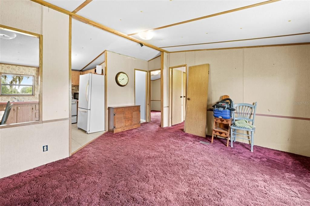 For Sale: $270,000 (3 beds, 2 baths, 864 Square Feet)