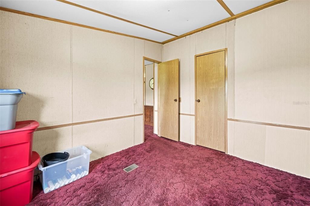 For Sale: $270,000 (3 beds, 2 baths, 864 Square Feet)
