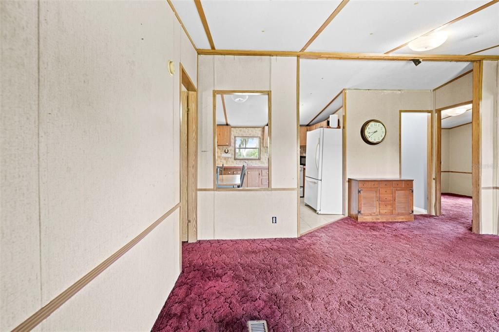 For Sale: $270,000 (3 beds, 2 baths, 864 Square Feet)