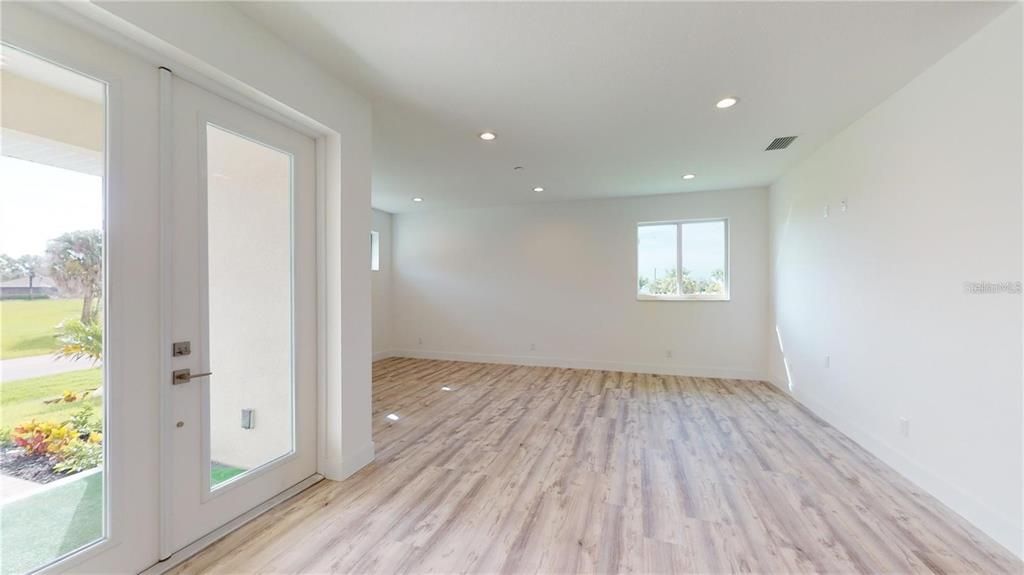 For Rent: $2,100 (3 beds, 2 baths, 1669 Square Feet)