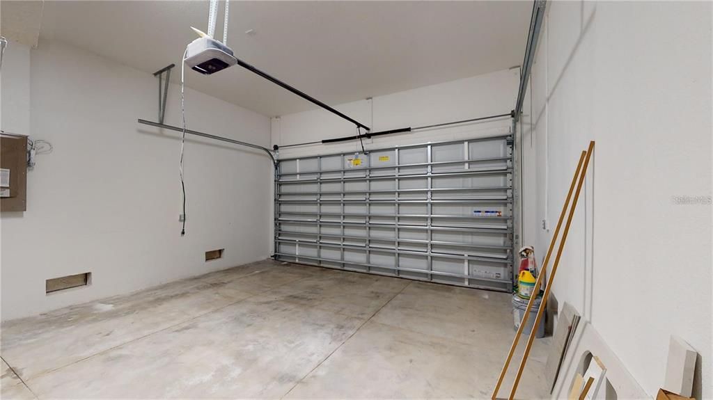 For Rent: $2,100 (3 beds, 2 baths, 1669 Square Feet)