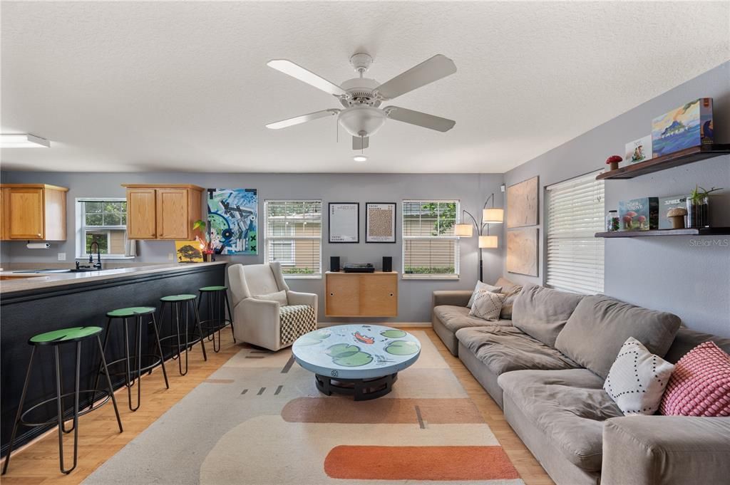 На продажу: $389,000 (3 спален, 2 ванн, 1671 Квадратных фут)